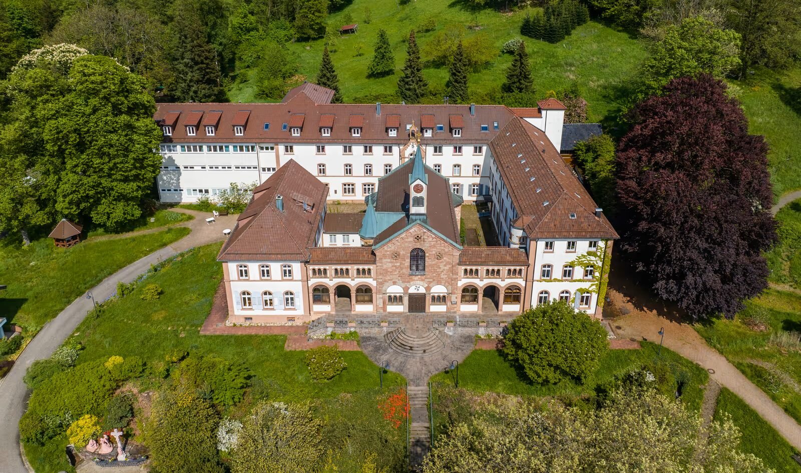 Kloster-Oase Neusatzeck – Luftaufnahme